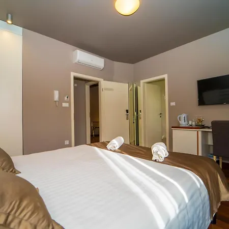 招待所 塞林特巴维斯奢华客房及公寓旅馆