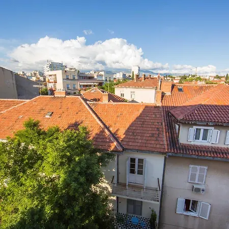 塞林特巴维斯奢华客房及公寓旅馆 招待所 4*