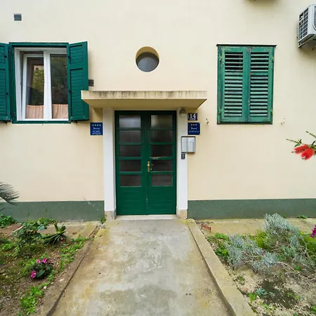 塞林特巴维斯奢华客房及公寓旅馆 4*