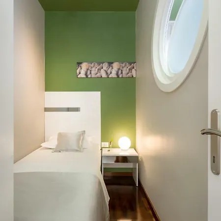 塞林特巴维斯奢华客房及公寓旅馆 招待所 4*