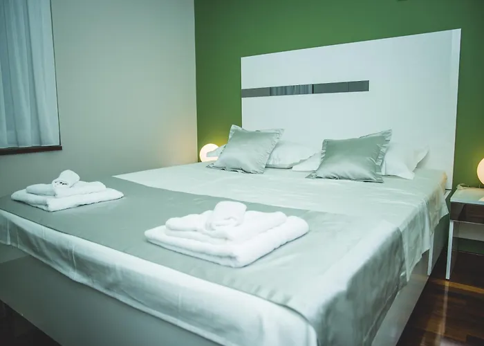 塞林特巴维斯奢华客房及公寓旅馆 招待所