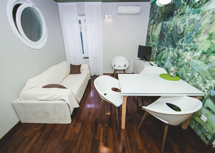 Luxury And Silente Bacvice Gæstehus 4*