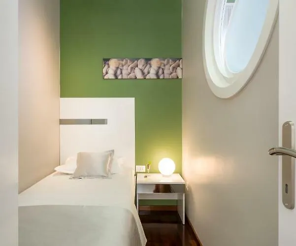 塞林特巴维斯奢华客房及公寓旅馆 招待所 4*